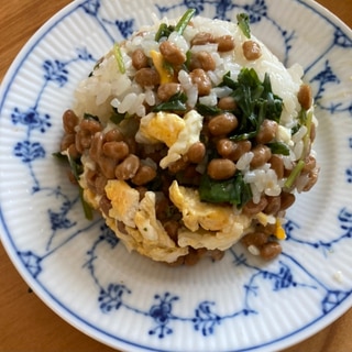 ほうれん草と卵の白だし納豆チャーハン